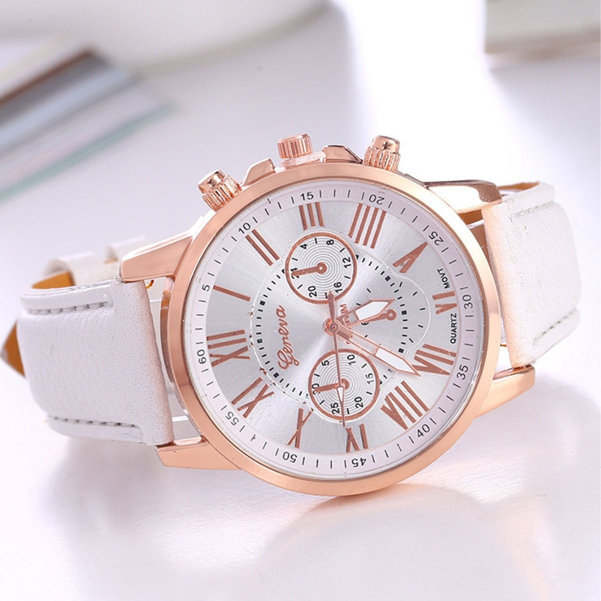 Fashion Women's Quartz Bracelet